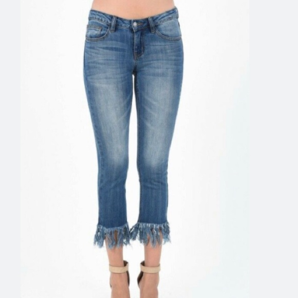 Judy Blue Long Ankle Fray Cropped Jean Size 27